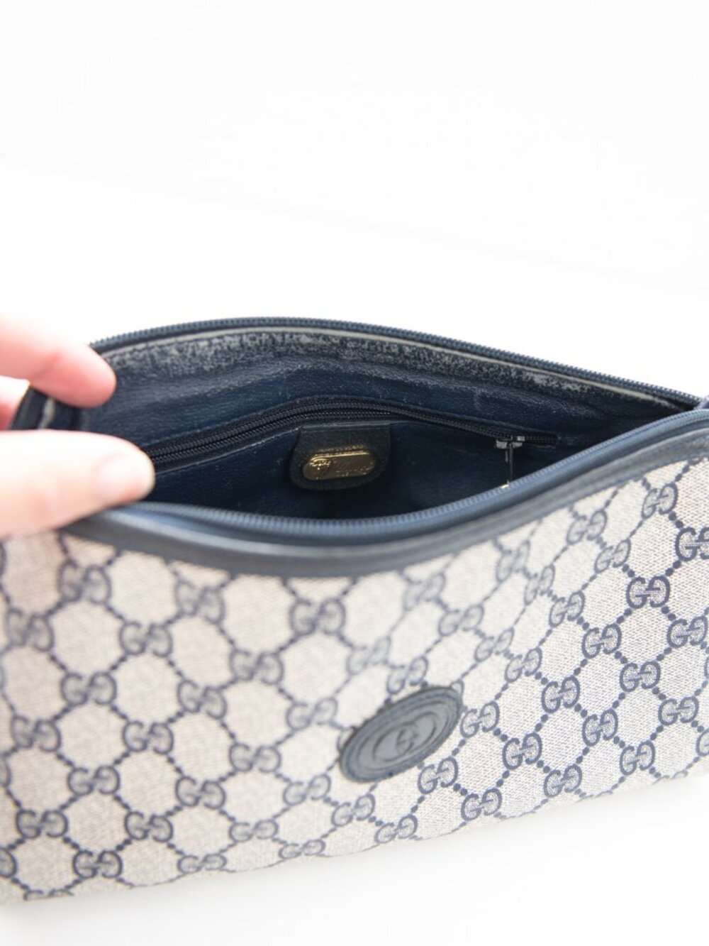 Vintage Gucci GG Supreme Monogram Camera Crossbody Bag 1980s Purse Navy Blue - Picture 15 of 16